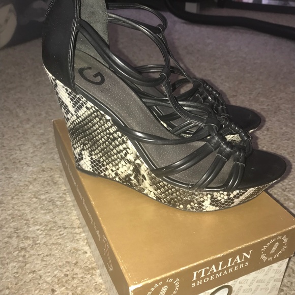 Guess black & white Wedges - Picture 4 of 4